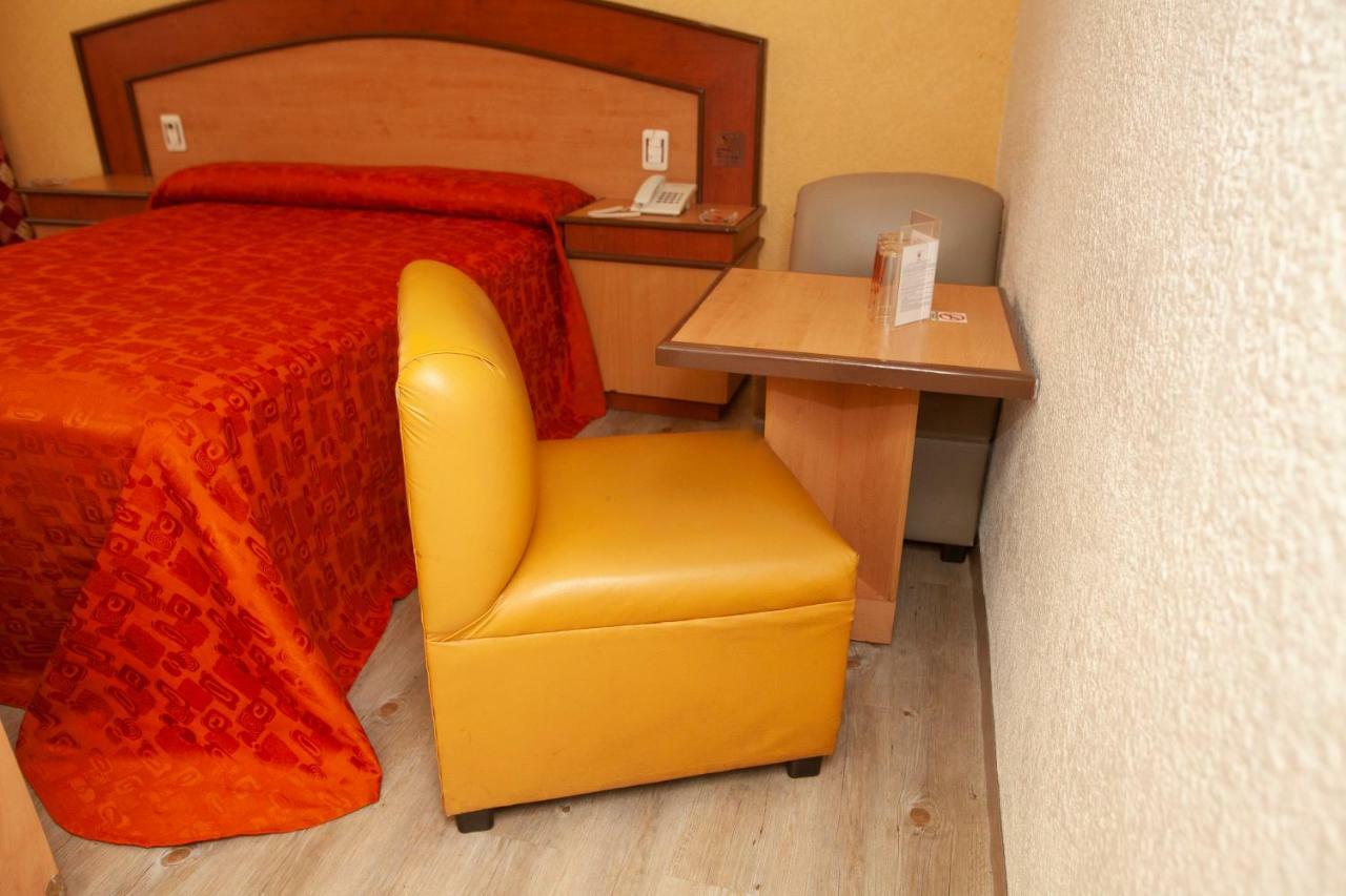 Hotel Tres Colonias - Solo Adultos Città del Messico Esterno foto